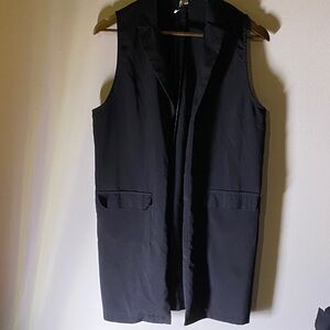 Women's Black Light Vest with Pockets